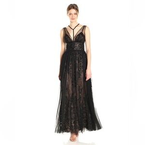 Vera Wang Black & Nude Lace-Layer Sleeveless Gown sz 2